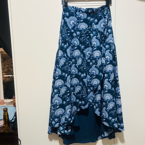 Elegant Asymmetrical Blue Floral Skirt - Picture 4 of 8